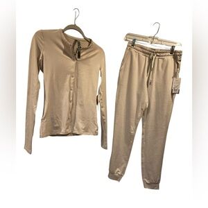NWT Vuori jogger and cardigan set ECRU HEATHER Size XS/S